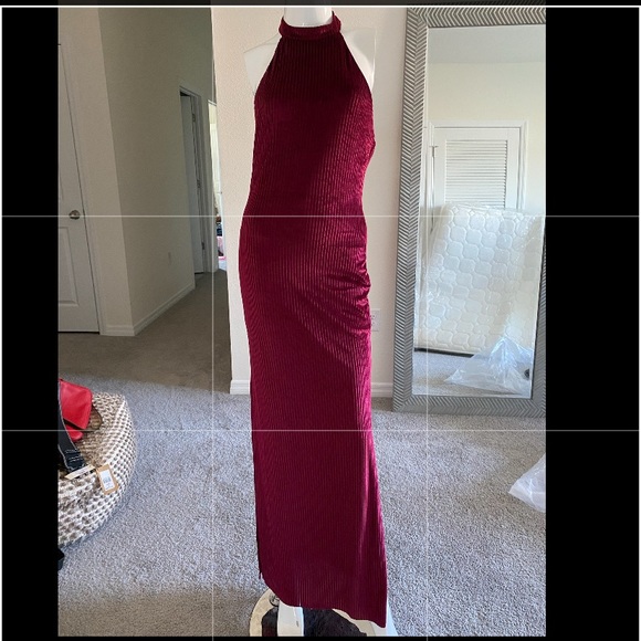Forever 21 Dresses & Skirts - FOREVER 21 BURGUNDY RIBBED HALTER MAXI DRESS SIZE S NWT